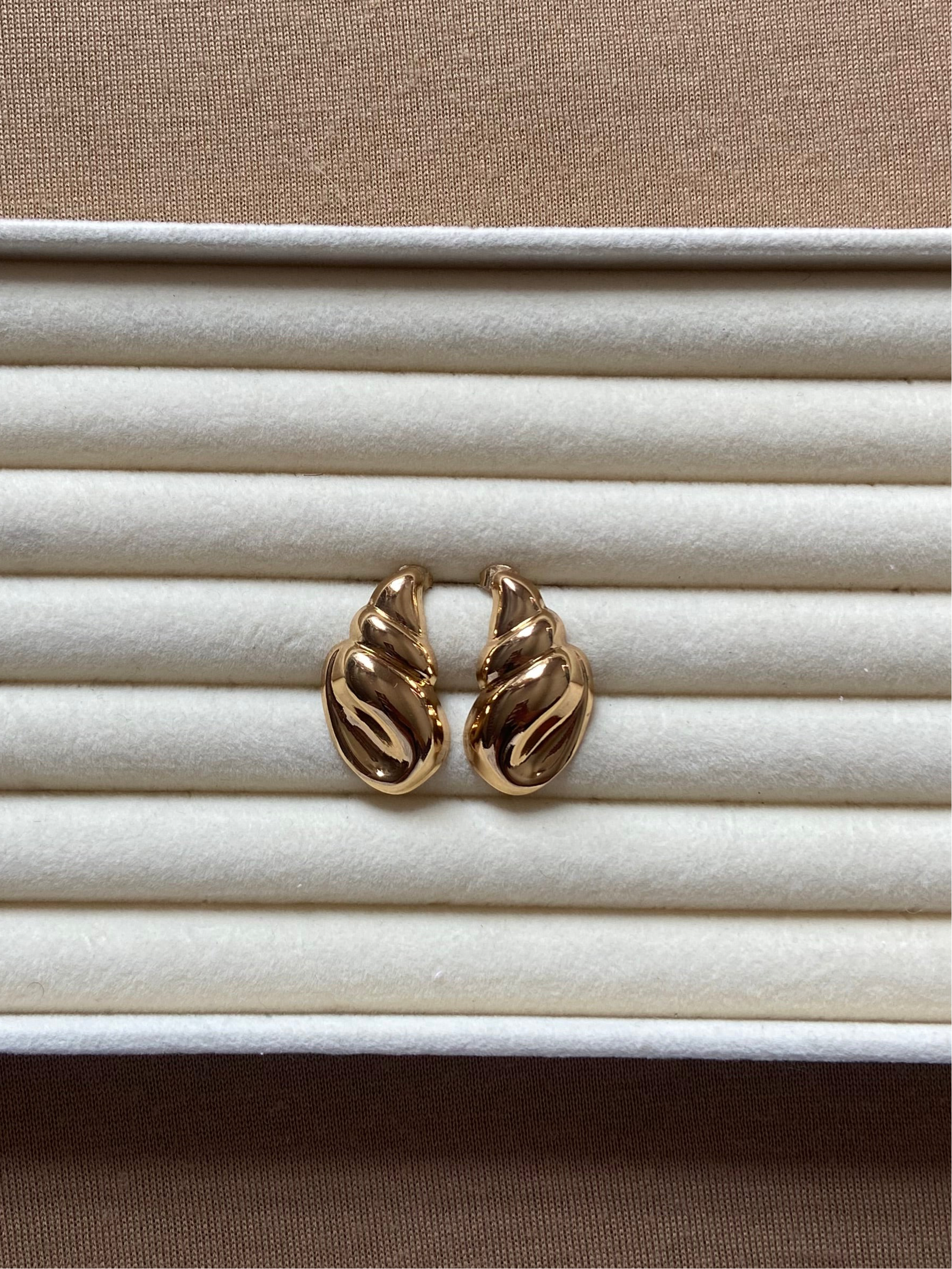 Gold Conch Earring